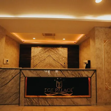 Ege Palace מלון 4*